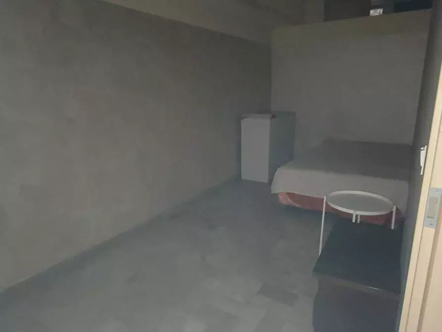 Immagine 14 di Locale commerciale in vendita  in piazza Vittime dei lager nazisti 21 a Pontedera