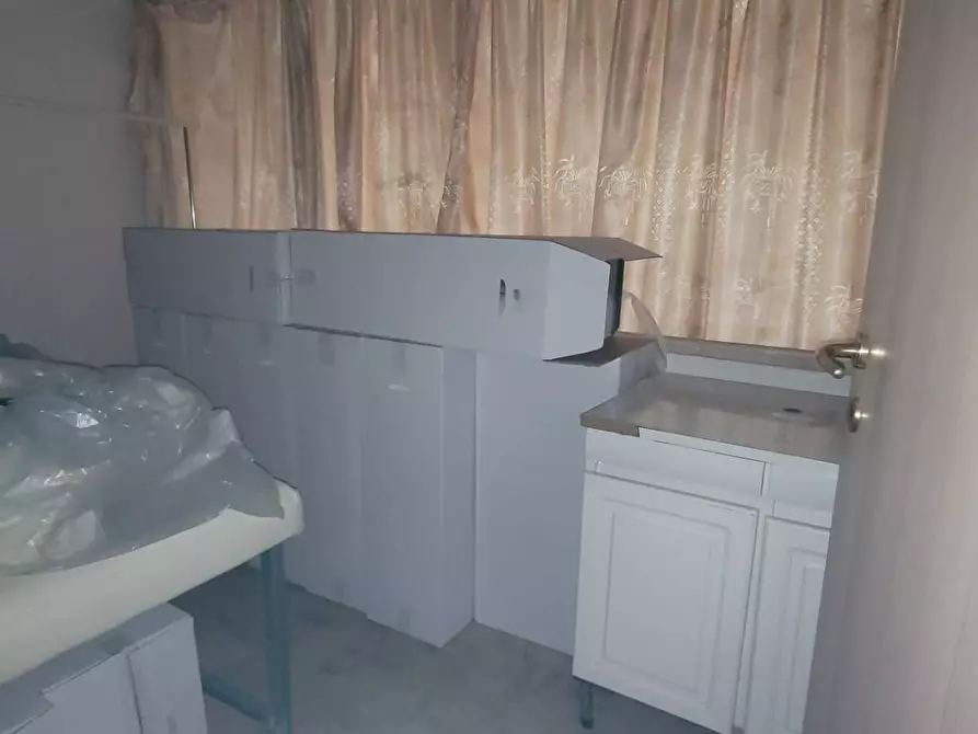 Immagine 16 di Locale commerciale in vendita  in piazza Vittime dei lager nazisti 21 a Pontedera