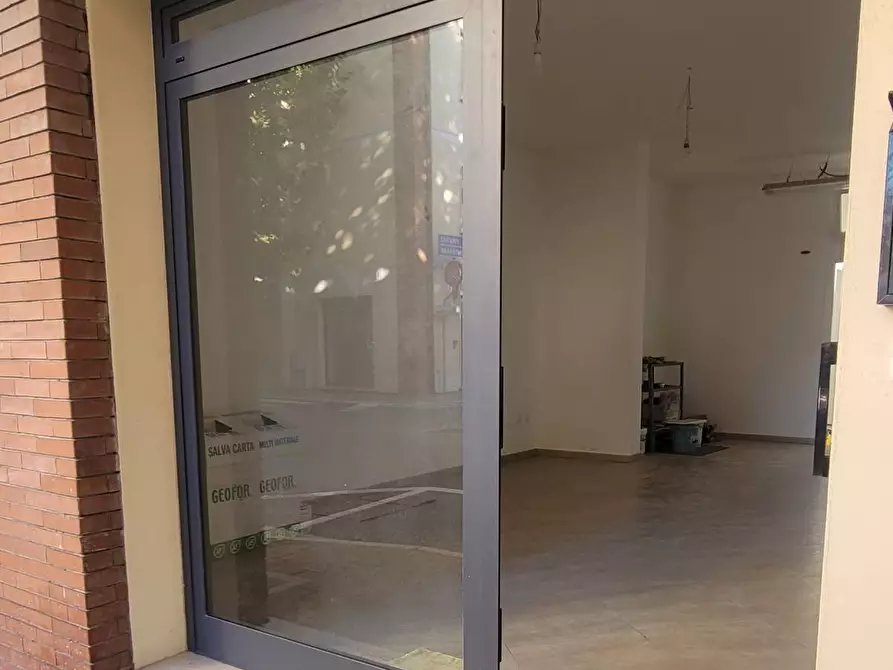 Immagine 1 di Locale commerciale in affitto  in via dellaRepubblica 124 a Pontedera