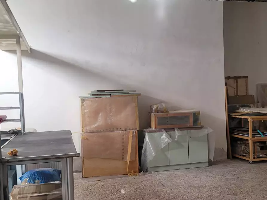 Immagine 2 di Locale commerciale in affitto  in via G. Pascoli 100 a Cascina