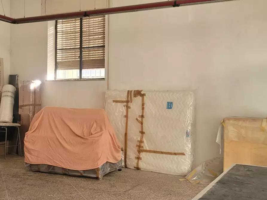 Immagine 3 di Locale commerciale in affitto  in via G. Pascoli 100 a Cascina