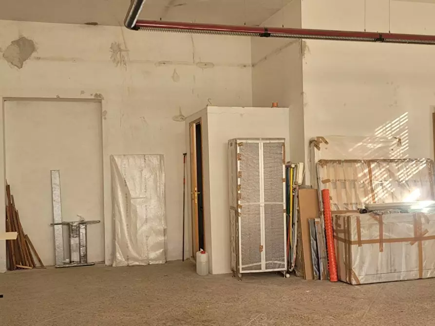 Immagine 4 di Locale commerciale in affitto  in via G. Pascoli 100 a Cascina