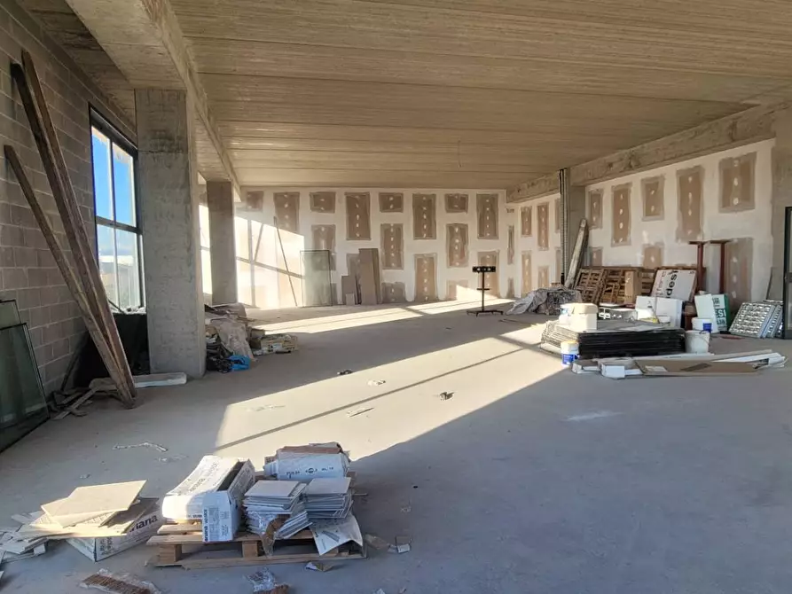 Immagine 6 di Locale commerciale in vendita  in via Tosco Romagnola Est 25 a Pontedera