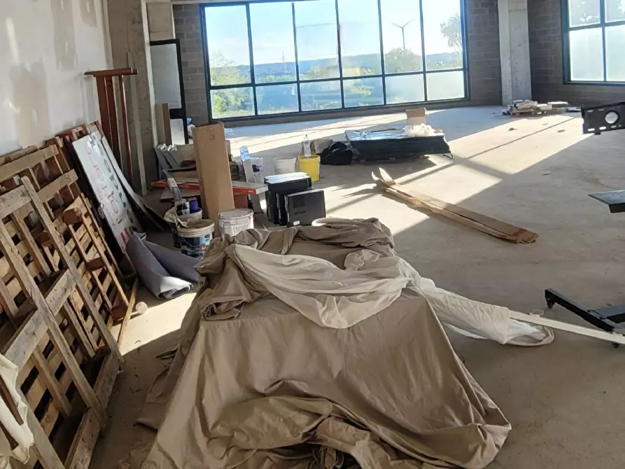 Immagine 9 di Locale commerciale in vendita  in via Tosco Romagnola Est 25 a Pontedera