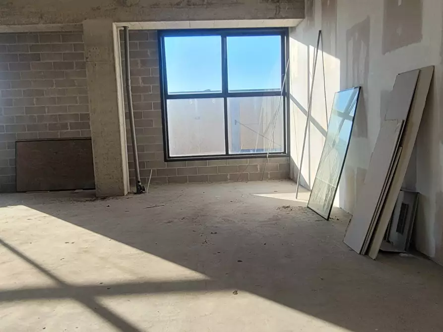 Immagine 11 di Locale commerciale in vendita  in via Tosco Romagnola Est 25 a Pontedera