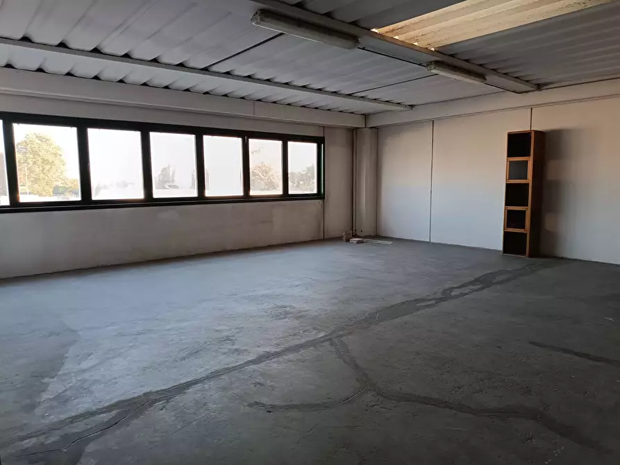 Immagine 2 di Ufficio in affitto  in Viale Europa a Cascina