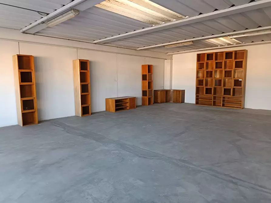 Immagine 3 di Ufficio in affitto  in Viale Europa a Cascina