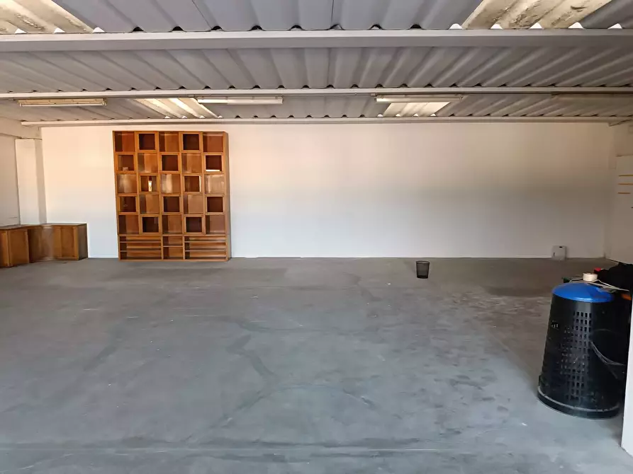 Immagine 4 di Ufficio in affitto  in Viale Europa a Cascina