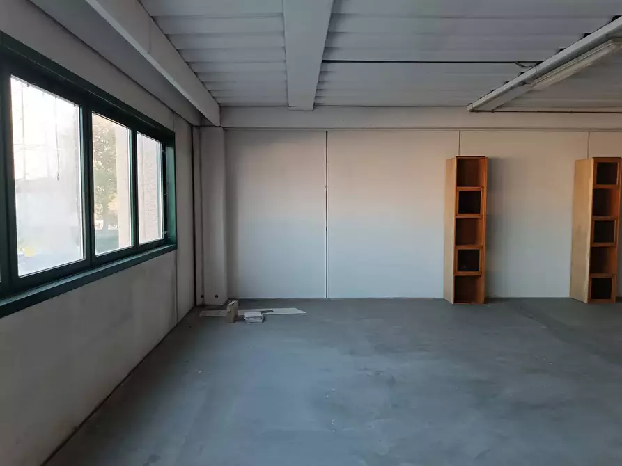 Immagine 5 di Ufficio in affitto  in Viale Europa a Cascina