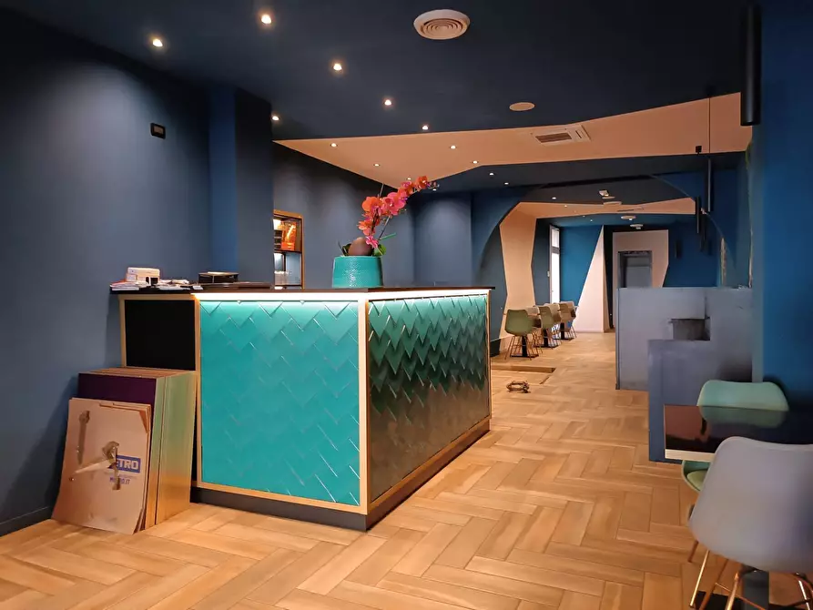 Immagine 1 di Locale commerciale in affitto  in Via Tosco Romagnola a Pontedera