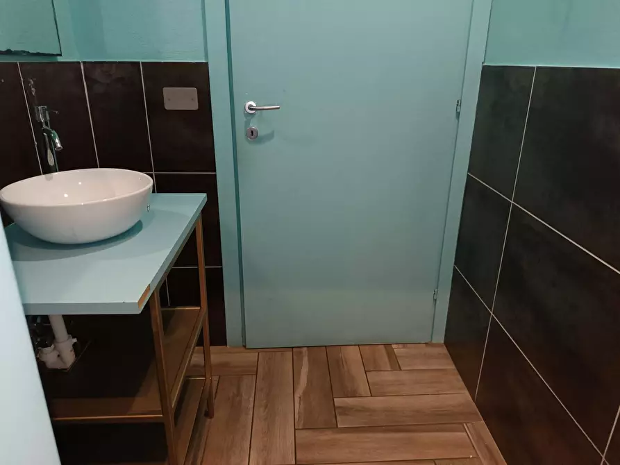 Immagine 26 di Locale commerciale in affitto  in Via Tosco Romagnola a Pontedera