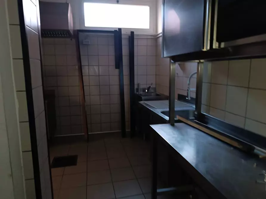 Immagine 37 di Locale commerciale in affitto  in Via Tosco Romagnola a Pontedera