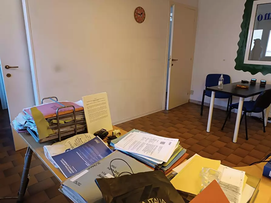 Immagine 1 di Ufficio in affitto  in via tosco Romagnola 176 a Pontedera