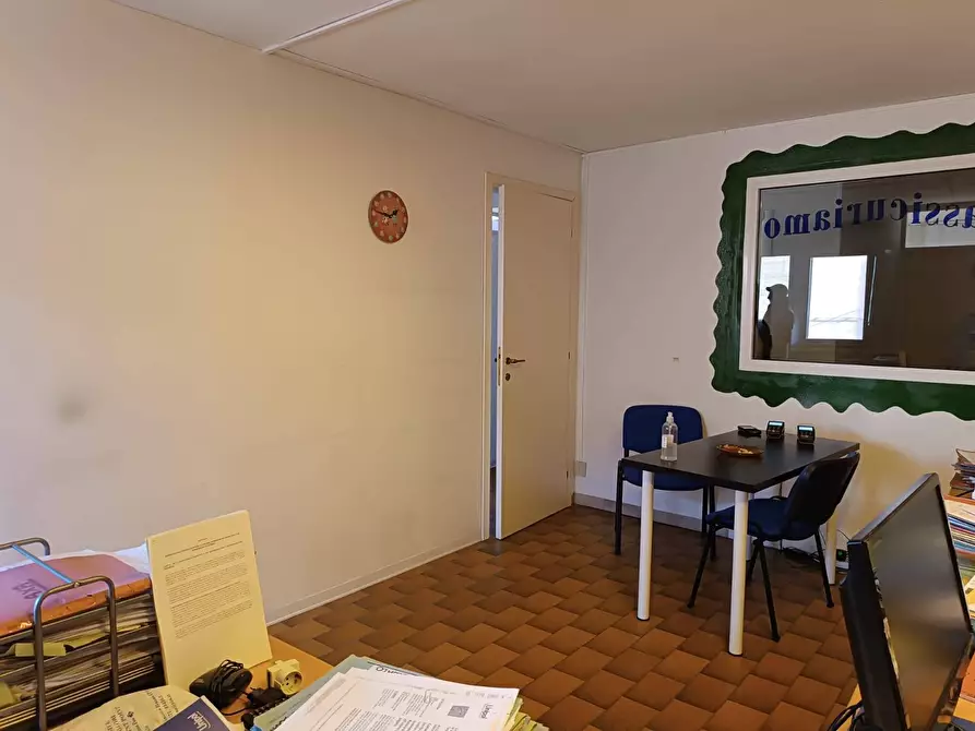 Immagine 2 di Ufficio in affitto  in via tosco Romagnola 176 a Pontedera