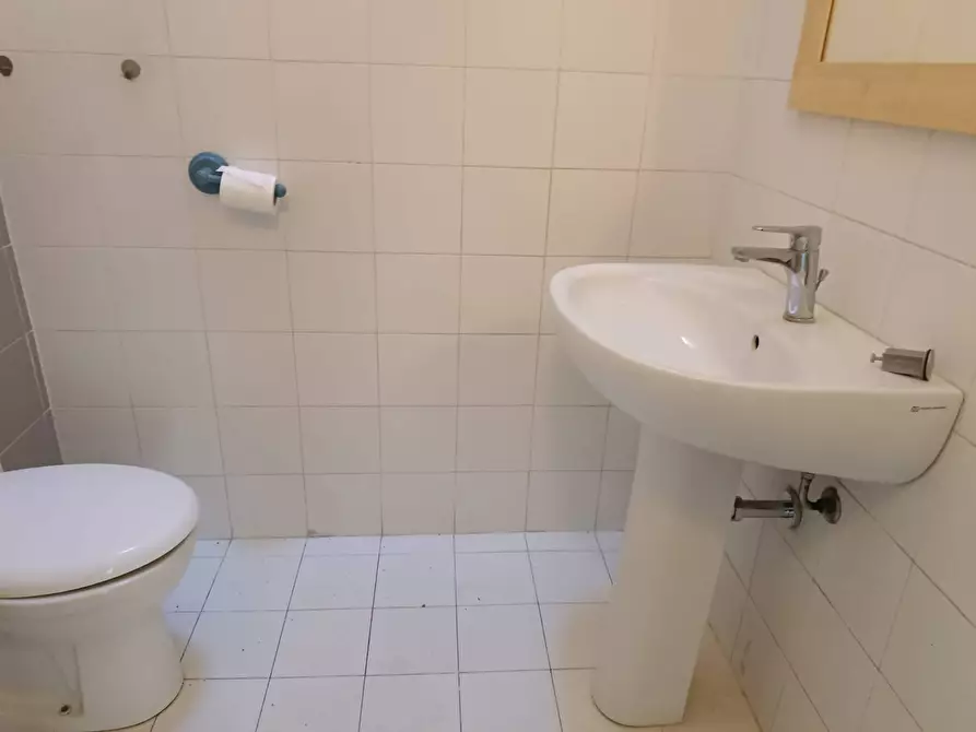 Immagine 27 di Ufficio in affitto  in Via Filippo Turati a Pontedera