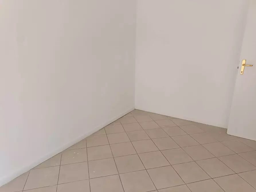 Immagine 19 di Ufficio in affitto  in Via Filippo Turati a Pontedera