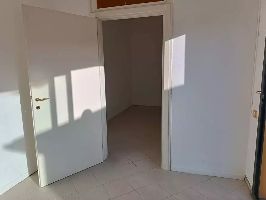 Immagine 14 di Ufficio in affitto  in Via Filippo Turati a Pontedera