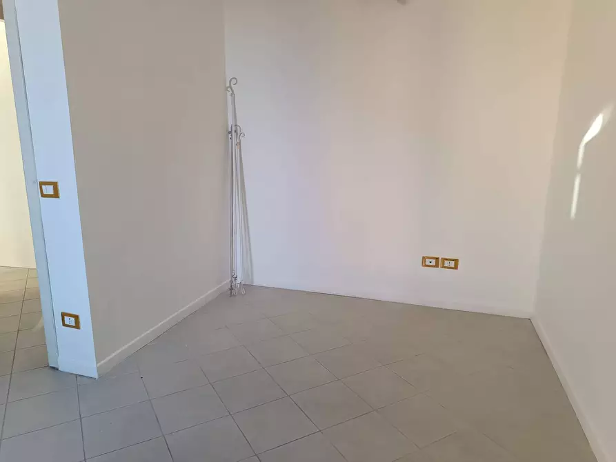 Immagine 18 di Ufficio in affitto  in Via Filippo Turati a Pontedera