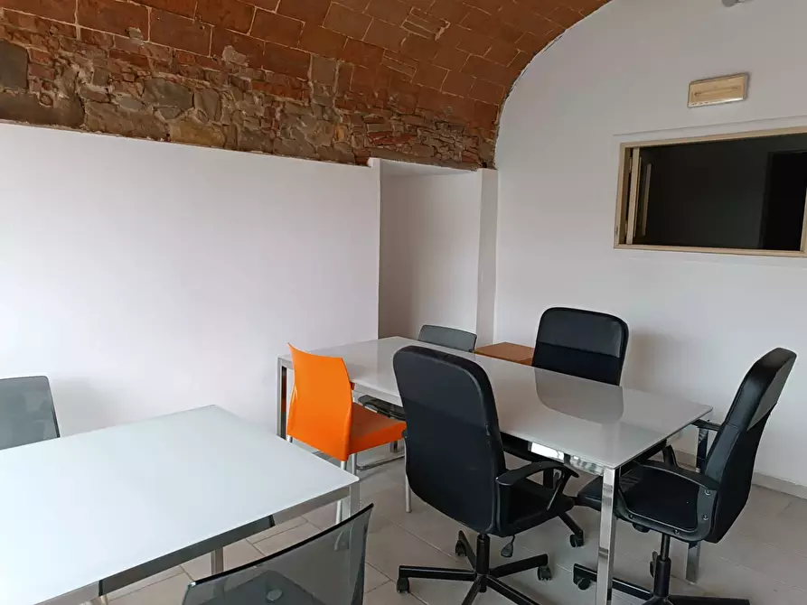 Immagine 4 di Locale commerciale in affitto  in lungarno Gambacorti a Pisa