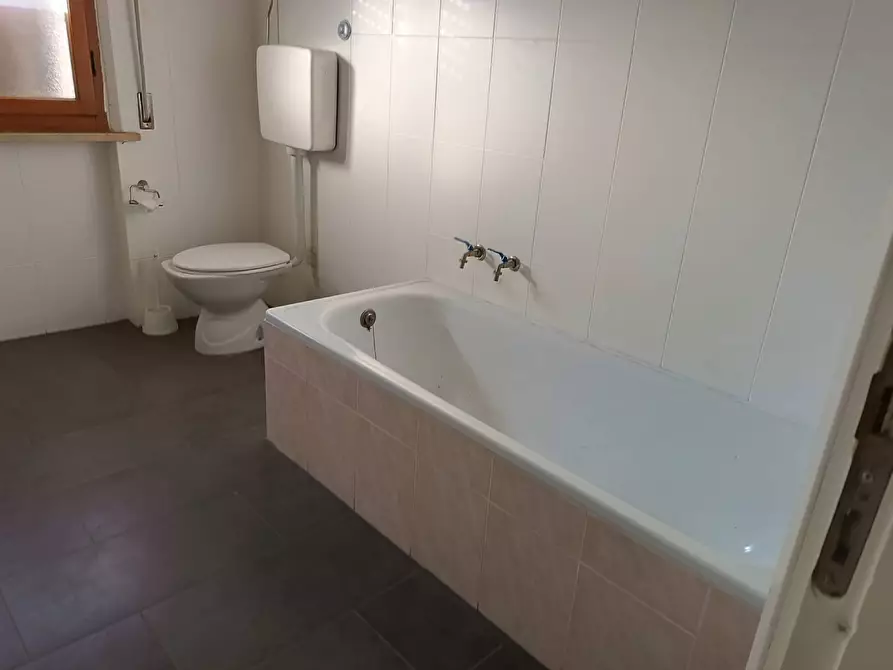 Immagine 28 di Ufficio in affitto  in Via Fantozzi a Pontedera