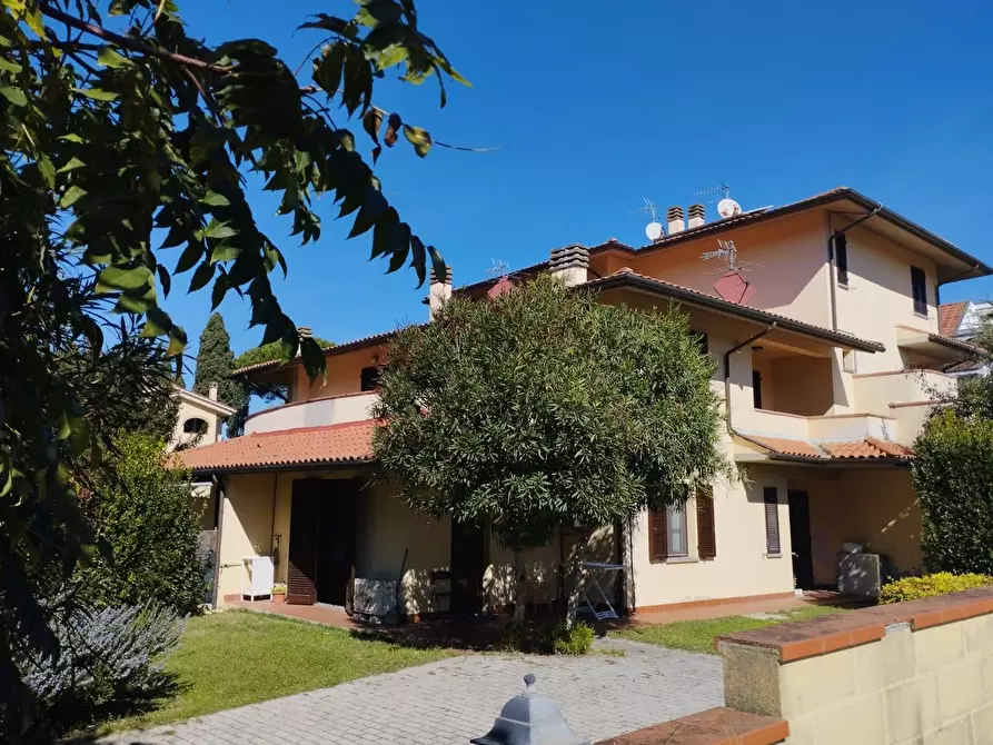 Immagine 7 di Appartamento in vendita  in Via delle pinete a Pontedera