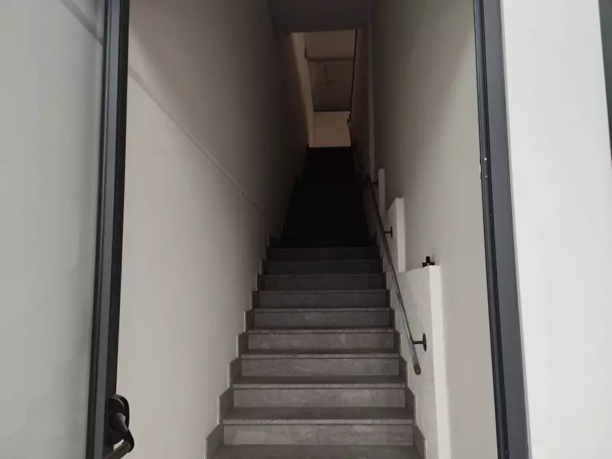 Immagine 4 di Locale commerciale in affitto  in Via Tosco Romagnola Est a Pontedera