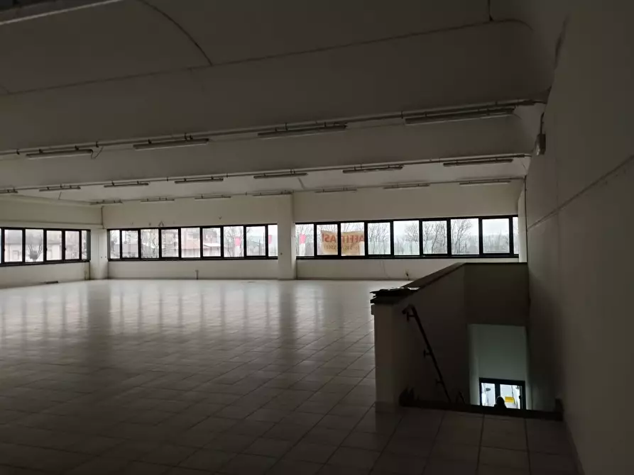 Immagine 12 di Locale commerciale in affitto  in Via Tosco Romagnola Est a Pontedera