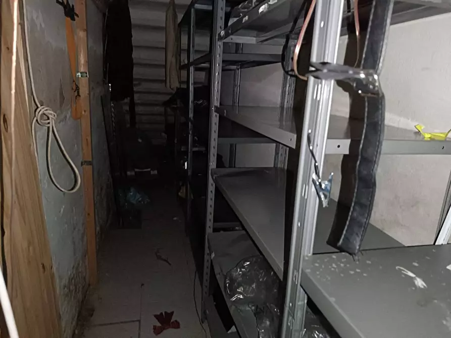 Immagine 12 di Locale commerciale in affitto  in Via Roma a Pontedera