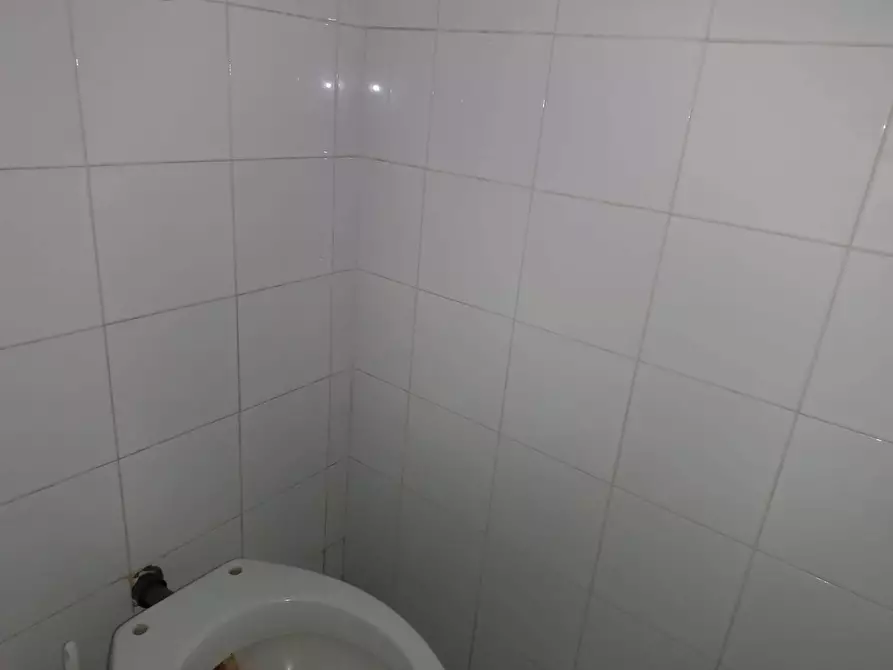 Immagine 19 di Locale commerciale in affitto  in Via Roma a Pontedera