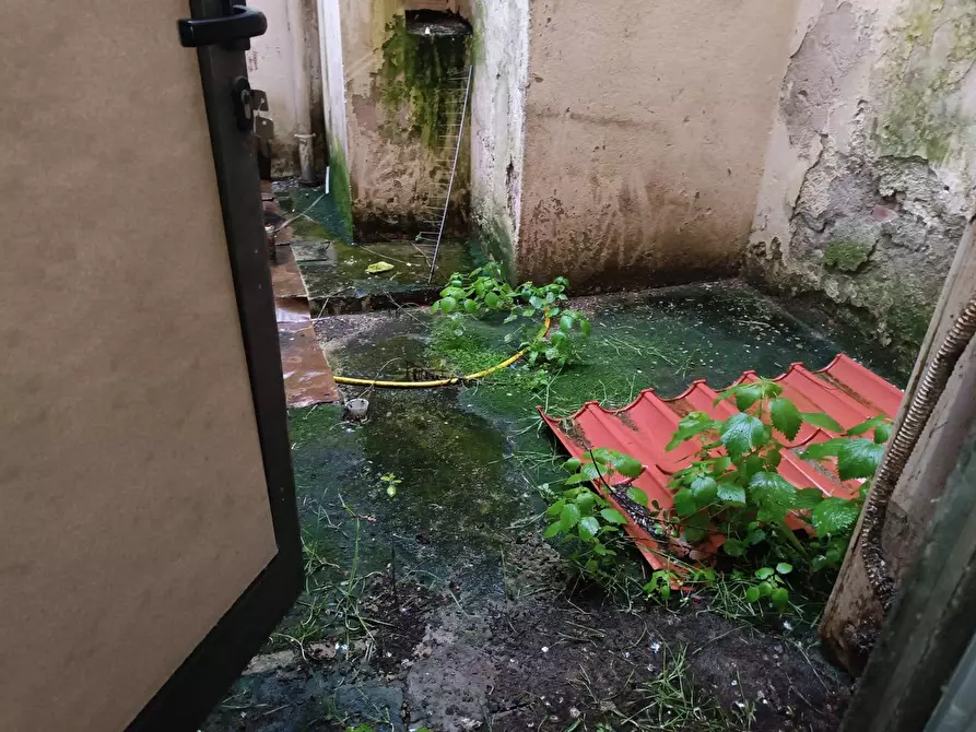 Immagine 21 di Locale commerciale in affitto  in Via Roma a Pontedera