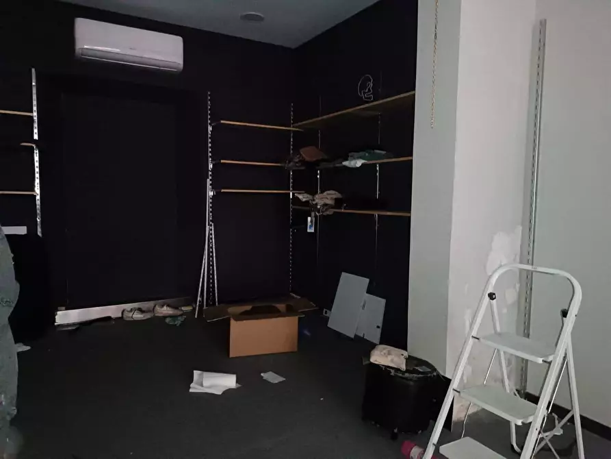 Immagine 10 di Locale commerciale in affitto  in Via Roma a Pontedera