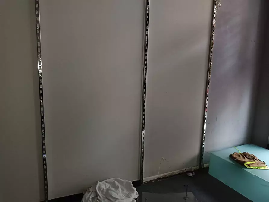 Immagine 6 di Locale commerciale in affitto  in Via Roma a Pontedera