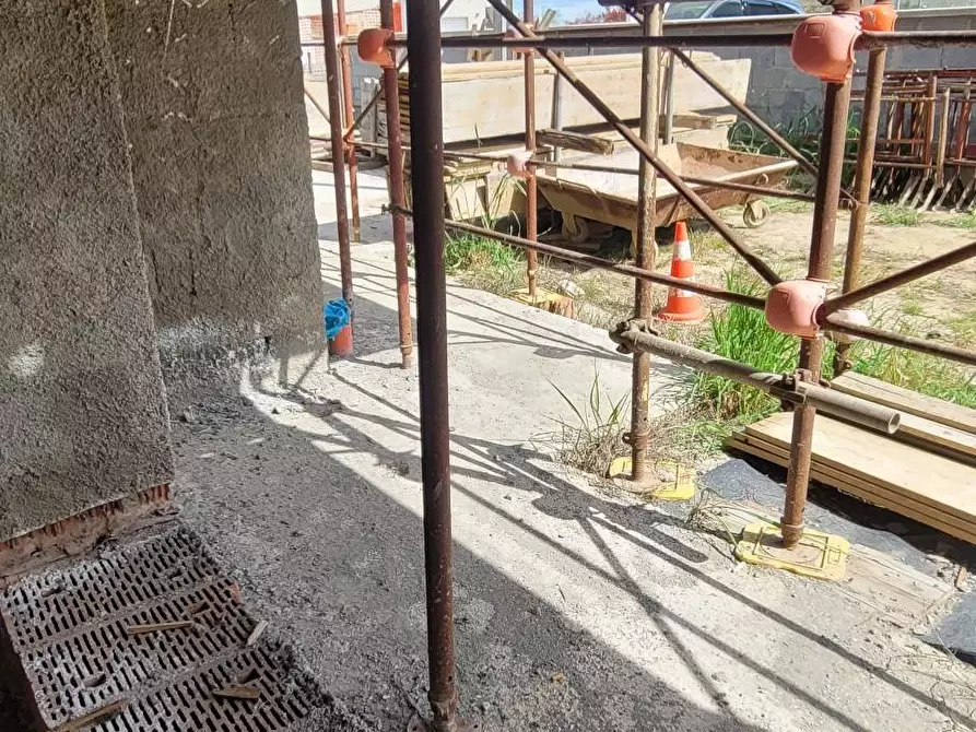 Immagine 21 di Villa in vendita  in via de nicola a Pontedera