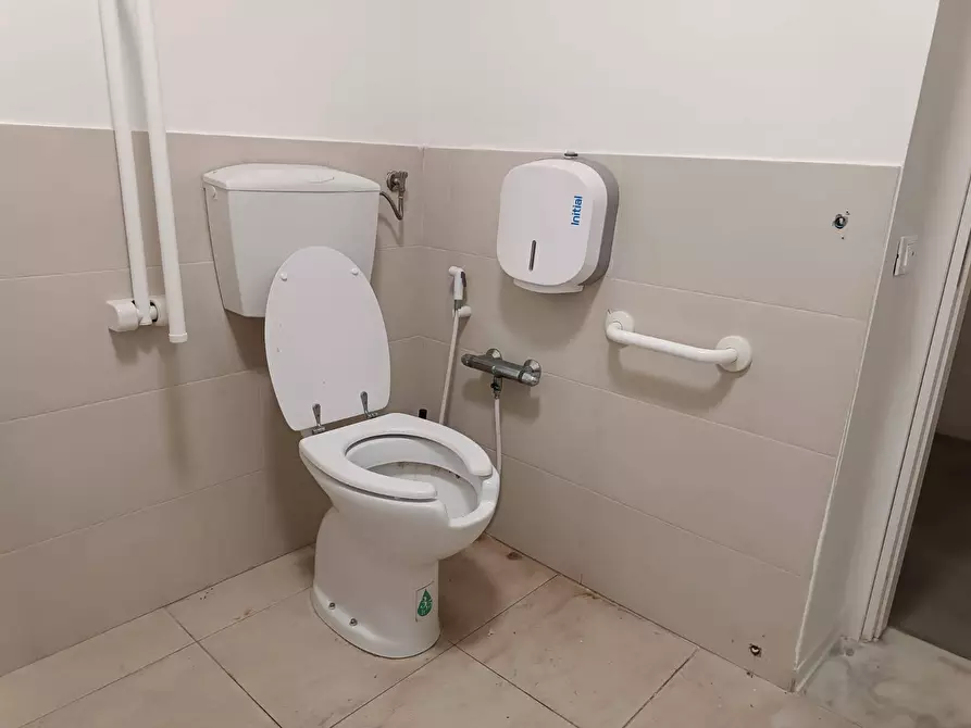 Immagine 25 di Locale commerciale in affitto  in Via I Maggio a Pontedera