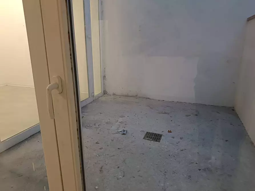 Immagine 14 di Locale commerciale in affitto  in Via I Maggio a Pontedera