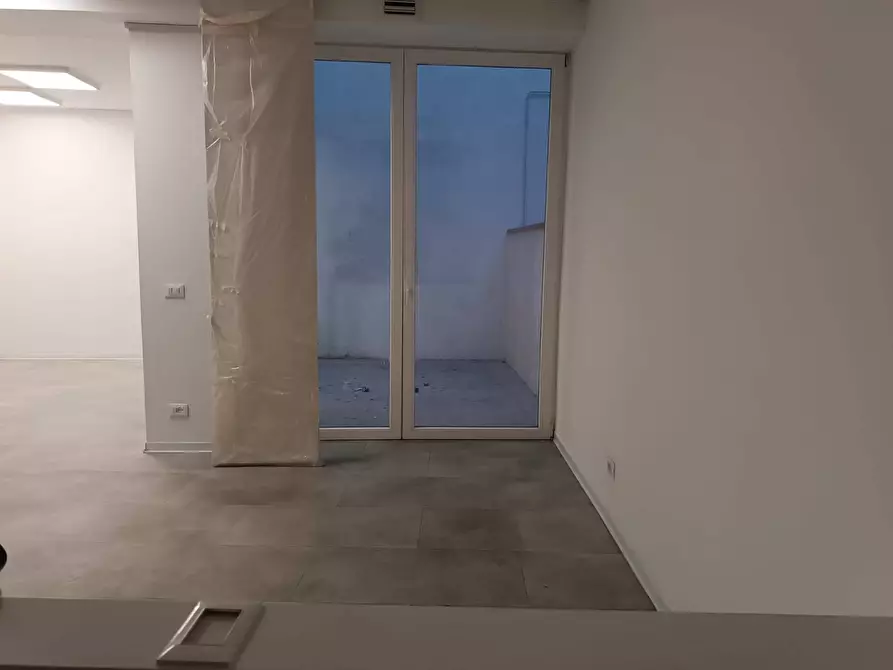 Immagine 12 di Locale commerciale in affitto  in Via I Maggio a Pontedera