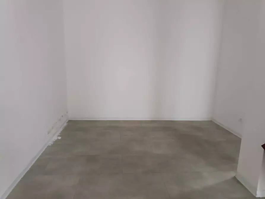 Immagine 16 di Locale commerciale in affitto  in Via I Maggio a Pontedera