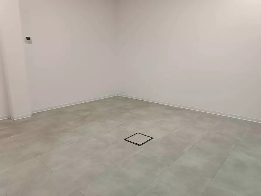 Immagine 17 di Locale commerciale in affitto  in Via I Maggio a Pontedera