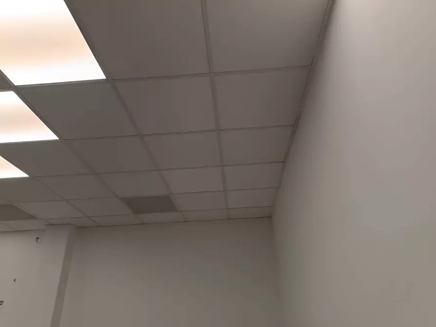 Immagine 22 di Locale commerciale in affitto  in Via I Maggio a Pontedera