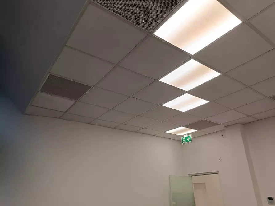 Immagine 23 di Locale commerciale in affitto  in Via I Maggio a Pontedera