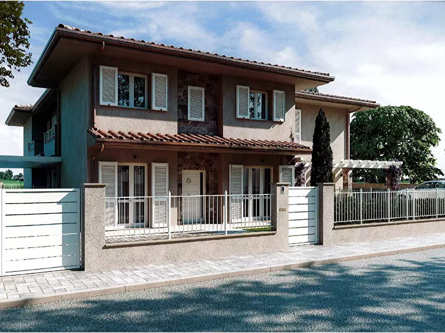 Immagine 3 di Villa in vendita  in via de nicola a Pontedera