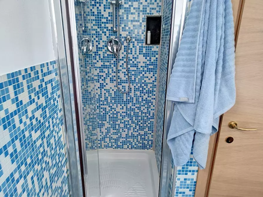 Immagine 13 di Appartamento in affitto  a Chiavari