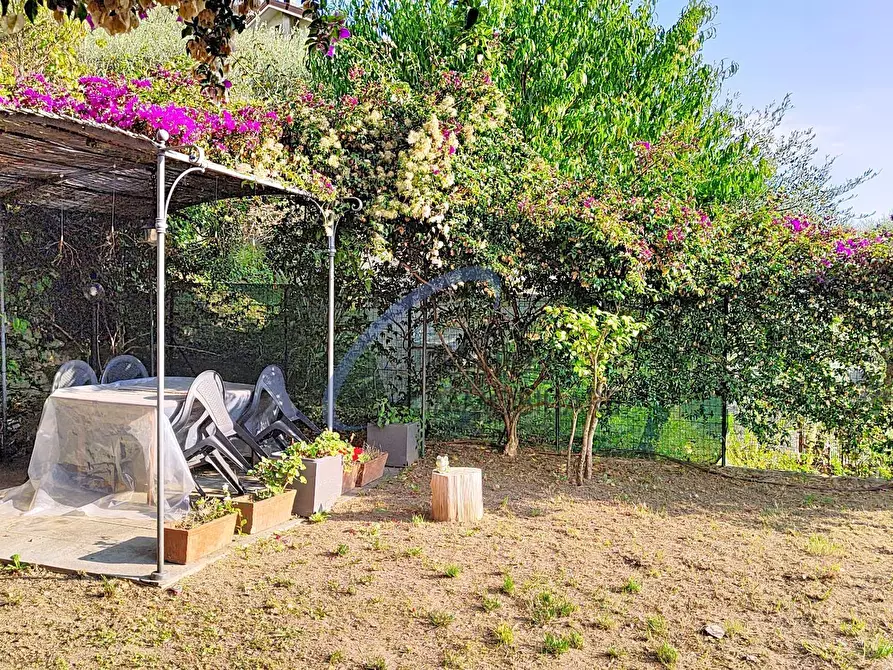 Immagine 4 di Appartamento in affitto  a Leivi