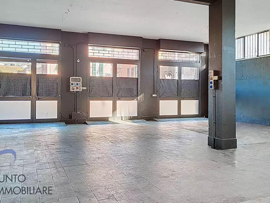 Immagine 3 di Locale commerciale in affitto  a Chiavari