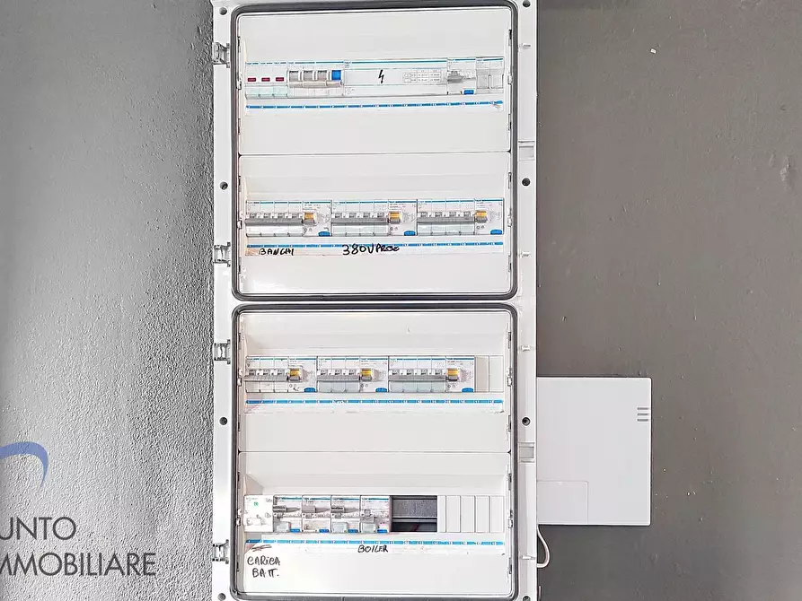 Immagine 9 di Locale commerciale in affitto  a Chiavari