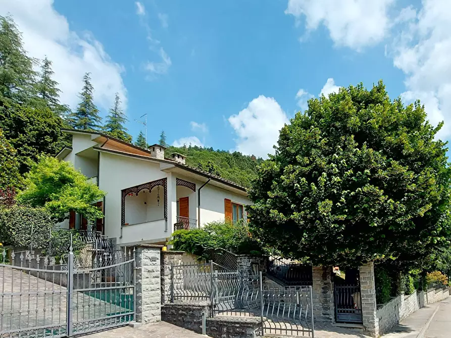 Immagine 1 di Villa in vendita  in via carnelli 57 a Modigliana