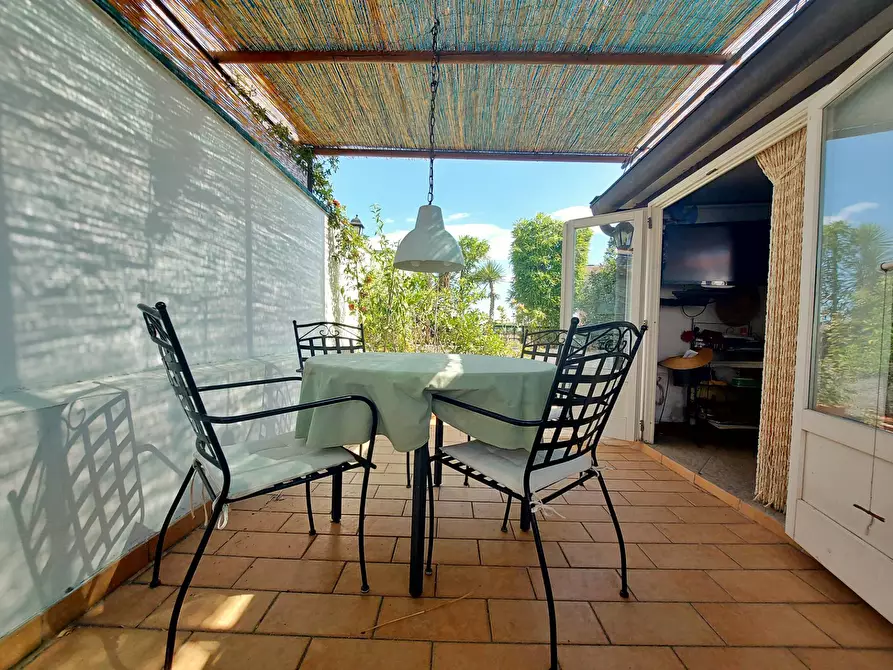 Immagine 1 di Villa in vendita  in viale 4 novembre a Faenza