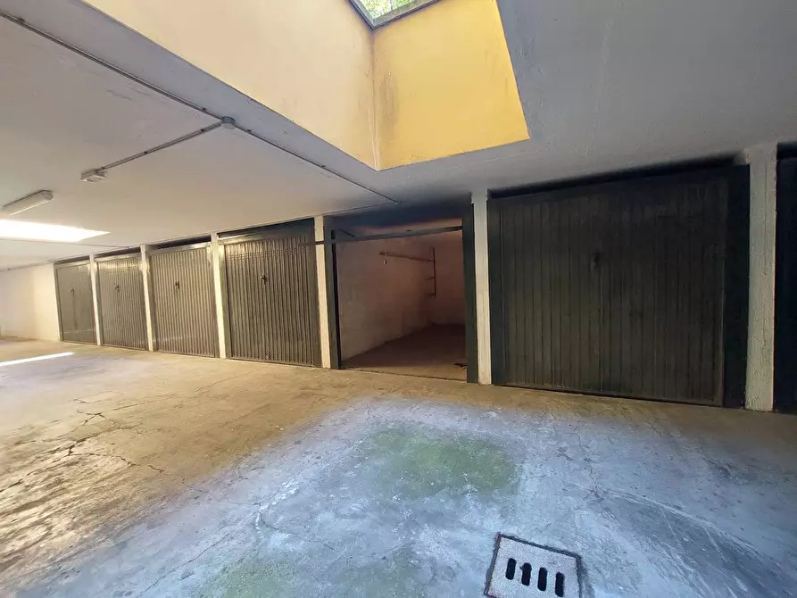 Immagine 4 di Box auto in vendita  in VIA ZANARDI a Bologna