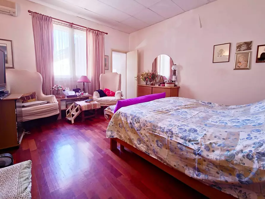 Immagine 13 di Villa in vendita  in viale 4 novembre a Faenza