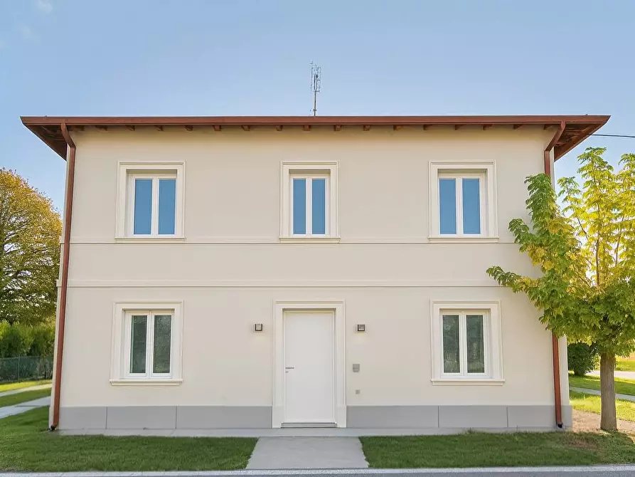 Immagine 1 di Villa in vendita  in via scaletta 1 a Forli'